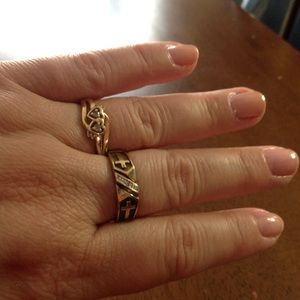 Sterling silver cross ring size 9 or 91/4